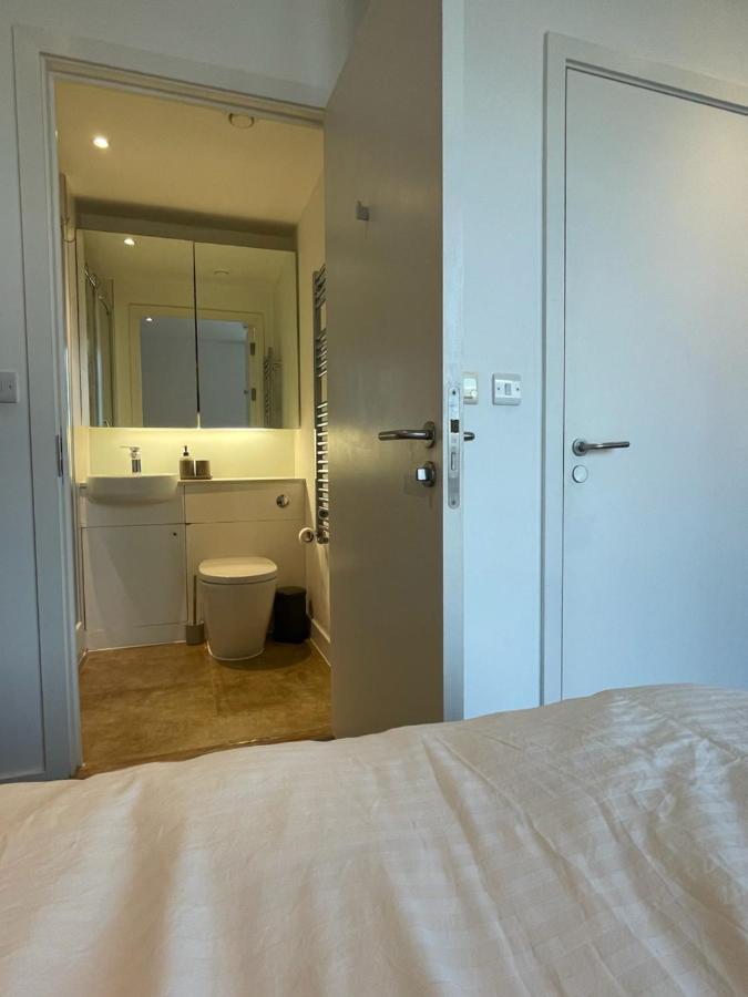 Luxury En-Suite Room Olympic Village In Shared Apartment London Exteriör bild