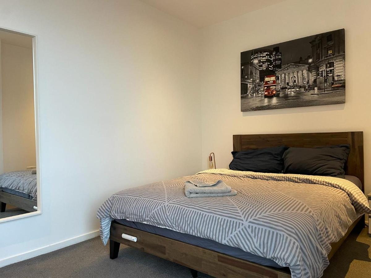Luxury En-Suite Room Olympic Village In Shared Apartment London Exteriör bild