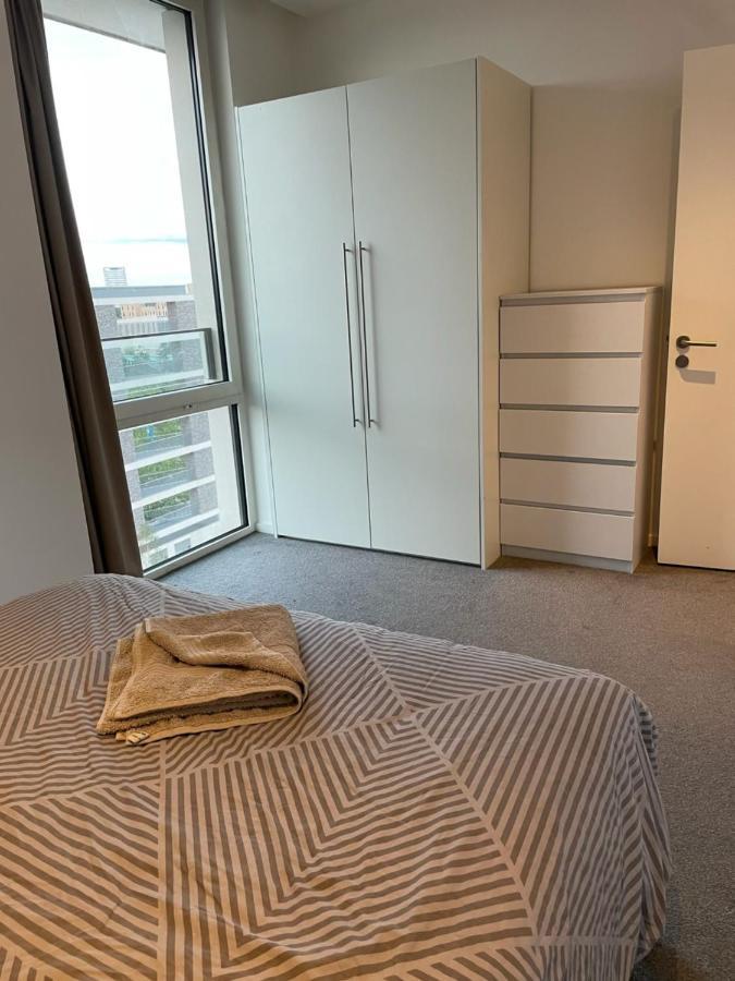 Luxury En-Suite Room Olympic Village In Shared Apartment London Exteriör bild