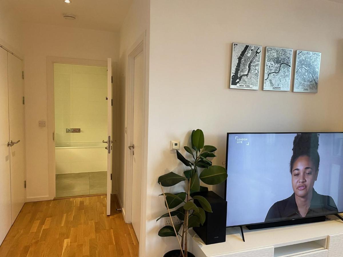 Luxury En-Suite Room Olympic Village In Shared Apartment London Exteriör bild