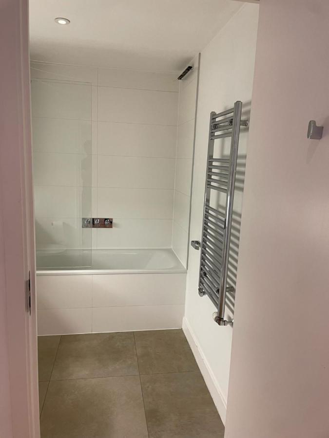 Luxury En-Suite Room Olympic Village In Shared Apartment London Exteriör bild