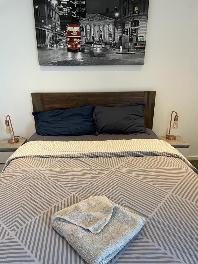 Luxury En-Suite Room Olympic Village In Shared Apartment London Exteriör bild